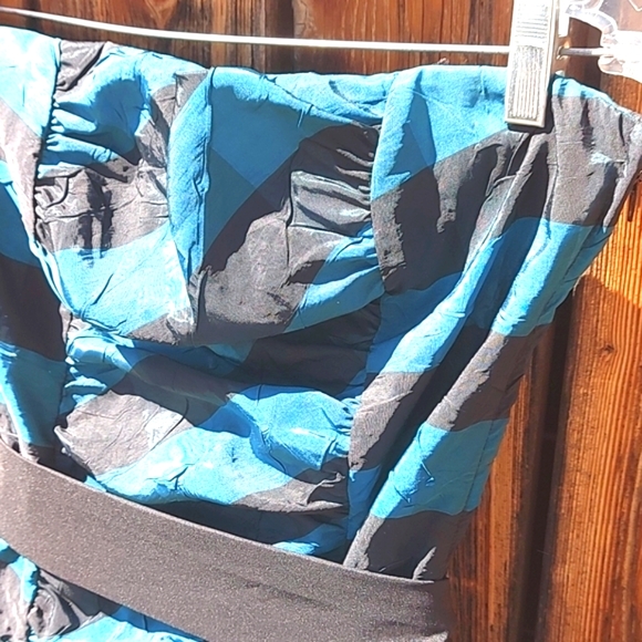 Le chateau green striped cocktail dress - Picture 10 of 12